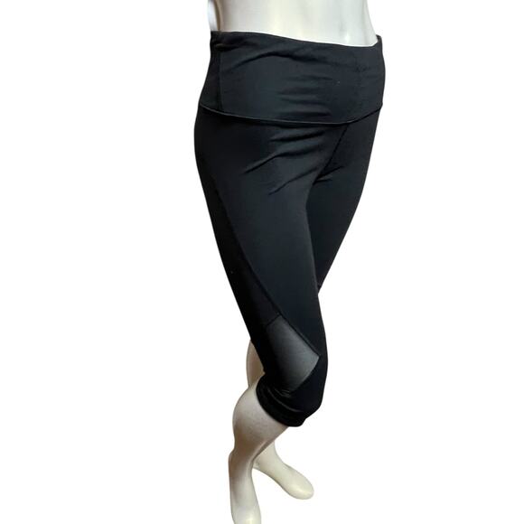 Victoria's Secret Sport Black High-Waist Mesh Panel Capri Leggings Athletic - Picture 7 of 12